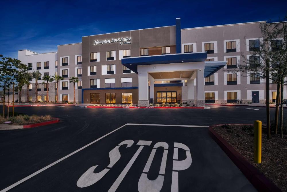 Hampton Inn & Suites Corona, Ca
